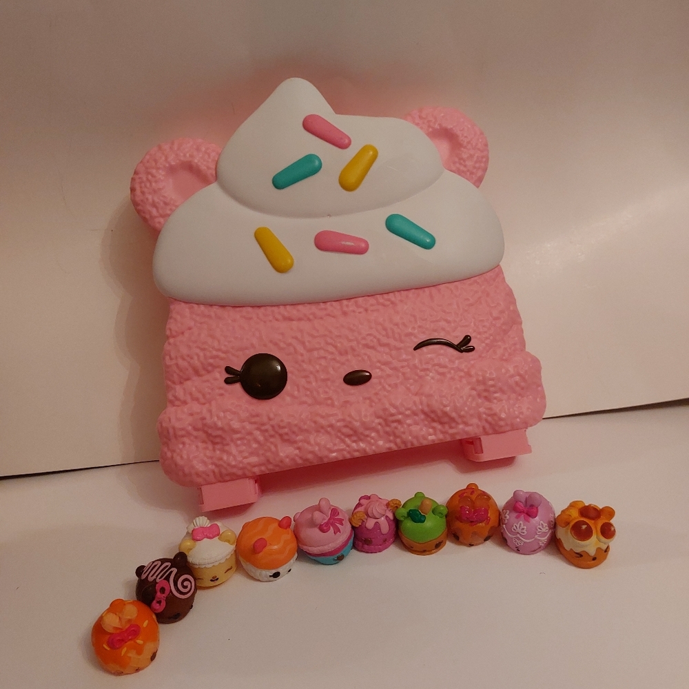 Num Noms Cupcake Case with 10 Noms - Picture 4 of 4